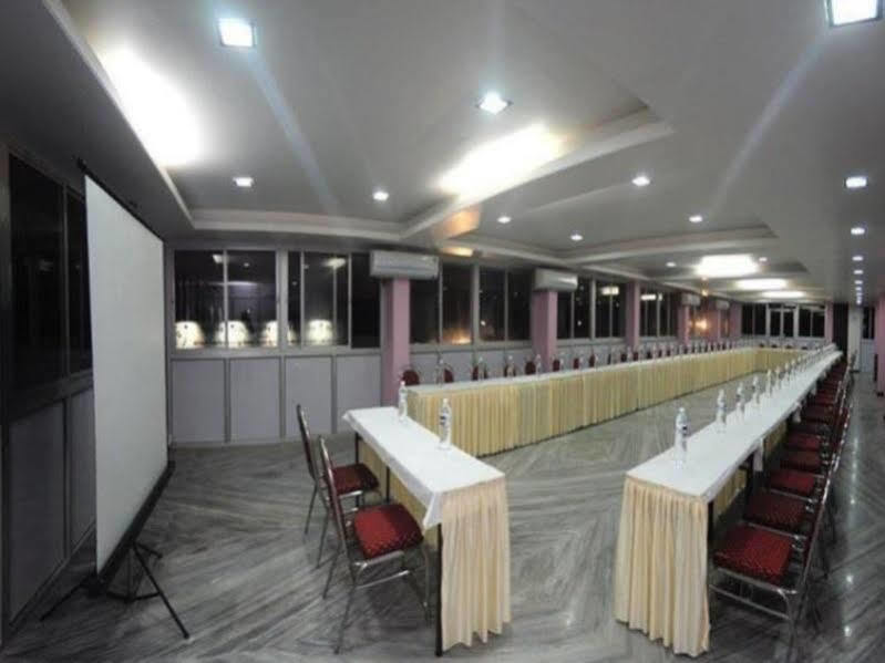 Mountview Resort & Spa Lonavala Exterior photo